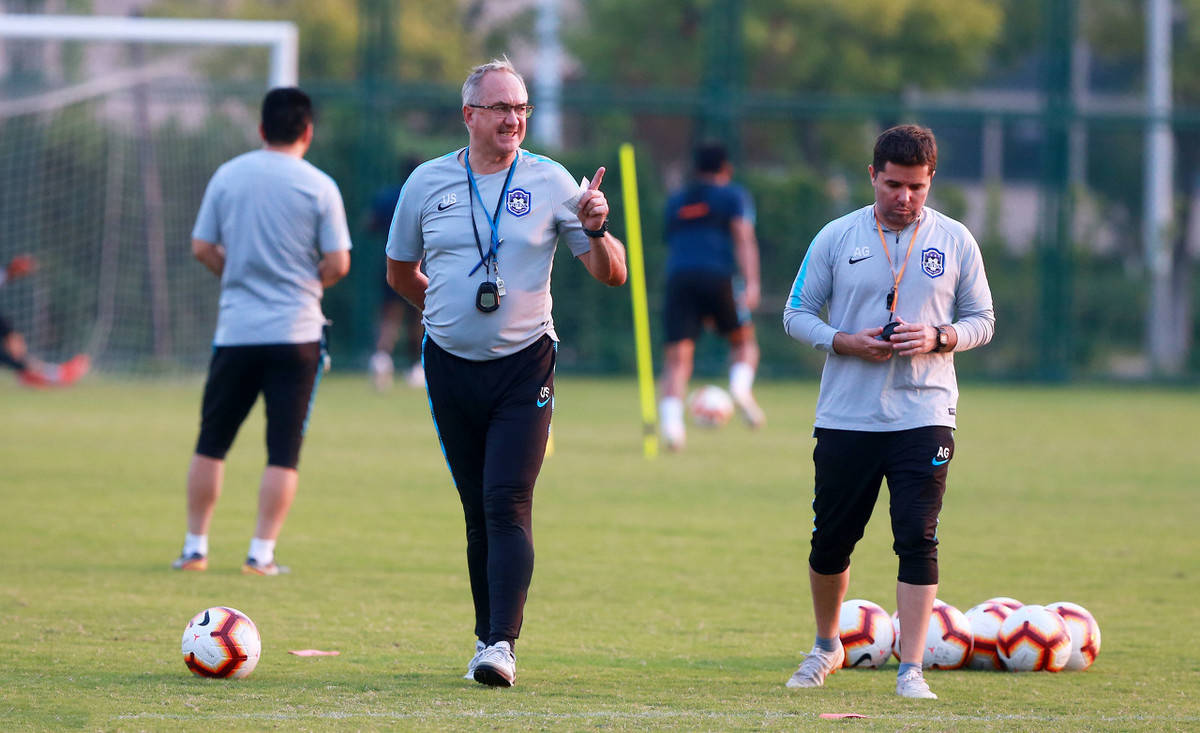 斯图加特迎中超关键赛,加时末段扳平良机,压力陡增,身体对抗强度拉满的简单介绍 斯图加特迎中超关键赛,加时末段扳平良机,压力陡增,身体对抗强度拉满的简单介绍