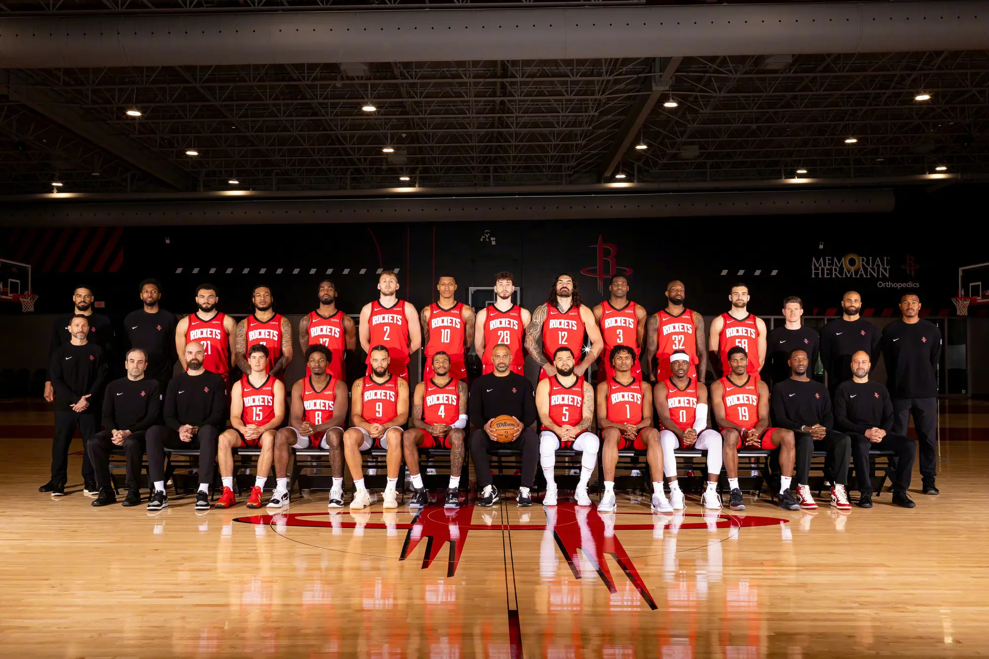 赛地聚焦——NBA常规赛清晨热度飙升，克里夫兰骑士防线松动，媒体盛赞，年轻球员得到机会的简单介绍