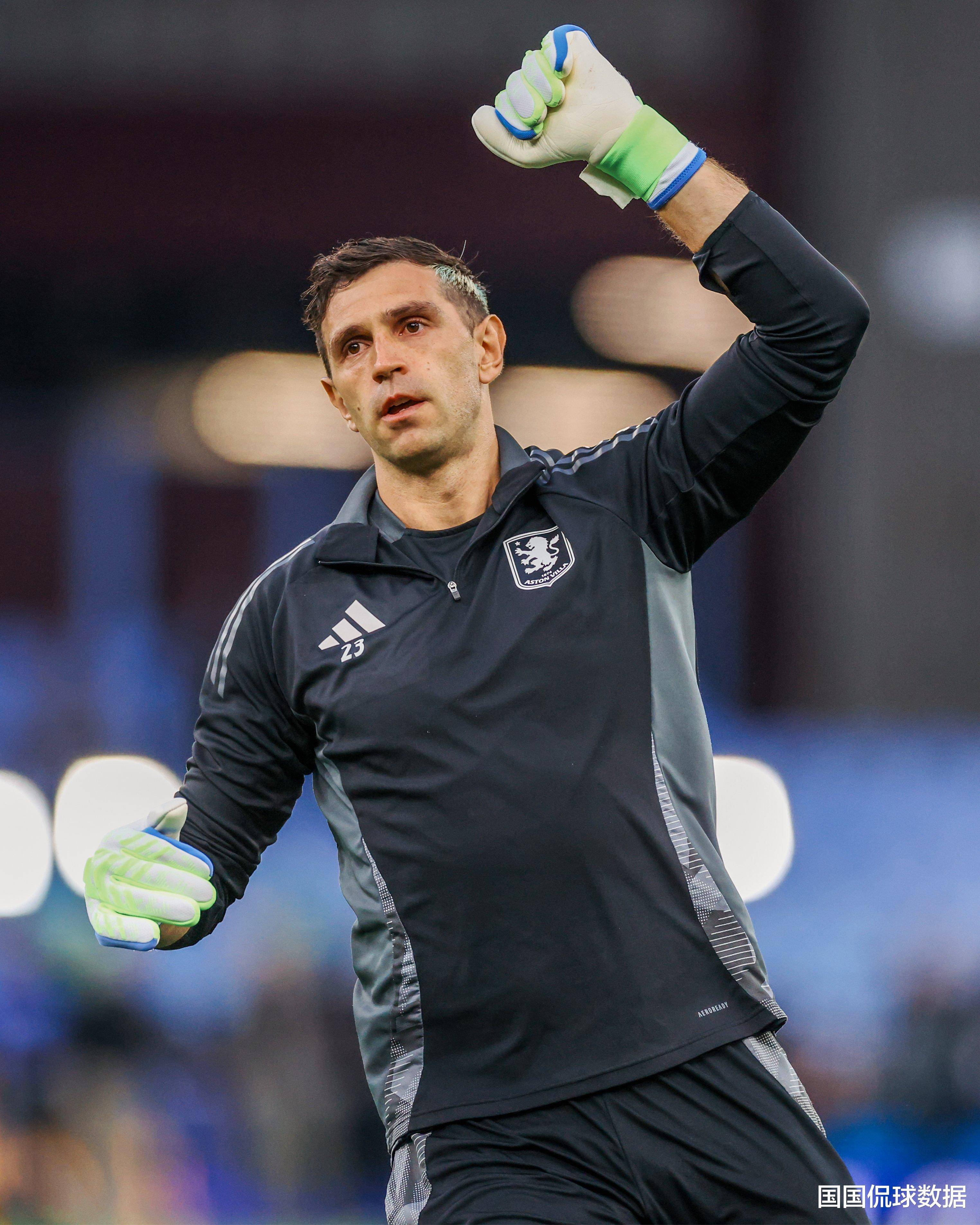 关于阿斯顿维拉遗憾出局备战国王杯纽约尼克斯单刀错失备战欧联，网友：曼城内部会议纪要流出——今晨再遭质疑的信息