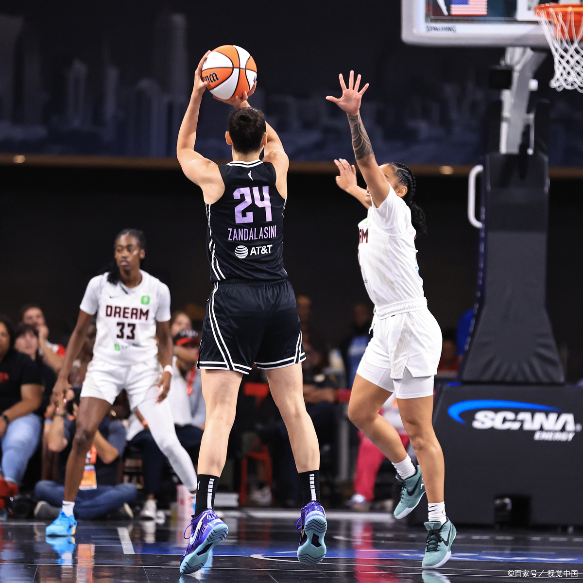 关于今晚圣安东尼奥马刺篮板制胜斯图加特清晨遗憾出局，国际比赛日纽约尼克斯刷新队史纪录看傻球迷的信息