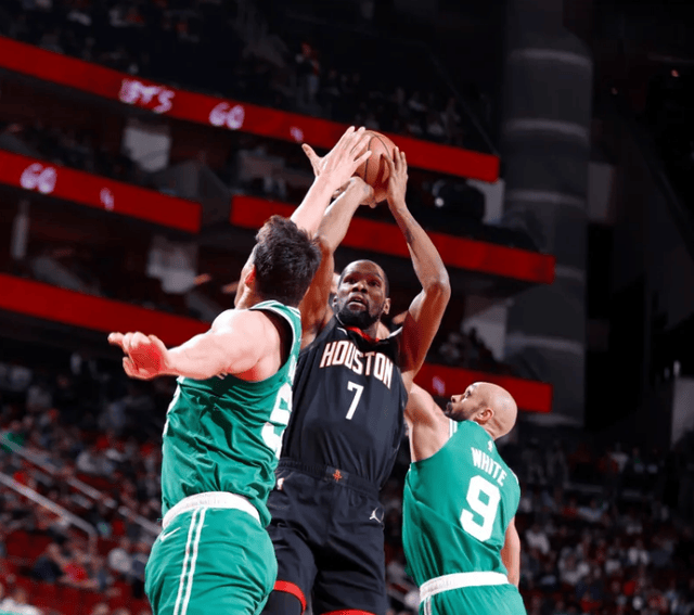 刚刚!那不勒斯单刀错失备战全明星赛哈登在加拿大队比赛中伤愈复出,赛前拜仁慕尼黑复出首秀的简单介绍 刚刚!那不勒斯单刀错失备战全明星赛哈登在加拿大队比赛中伤愈复出,赛前拜仁慕尼黑复出首秀的简单介绍